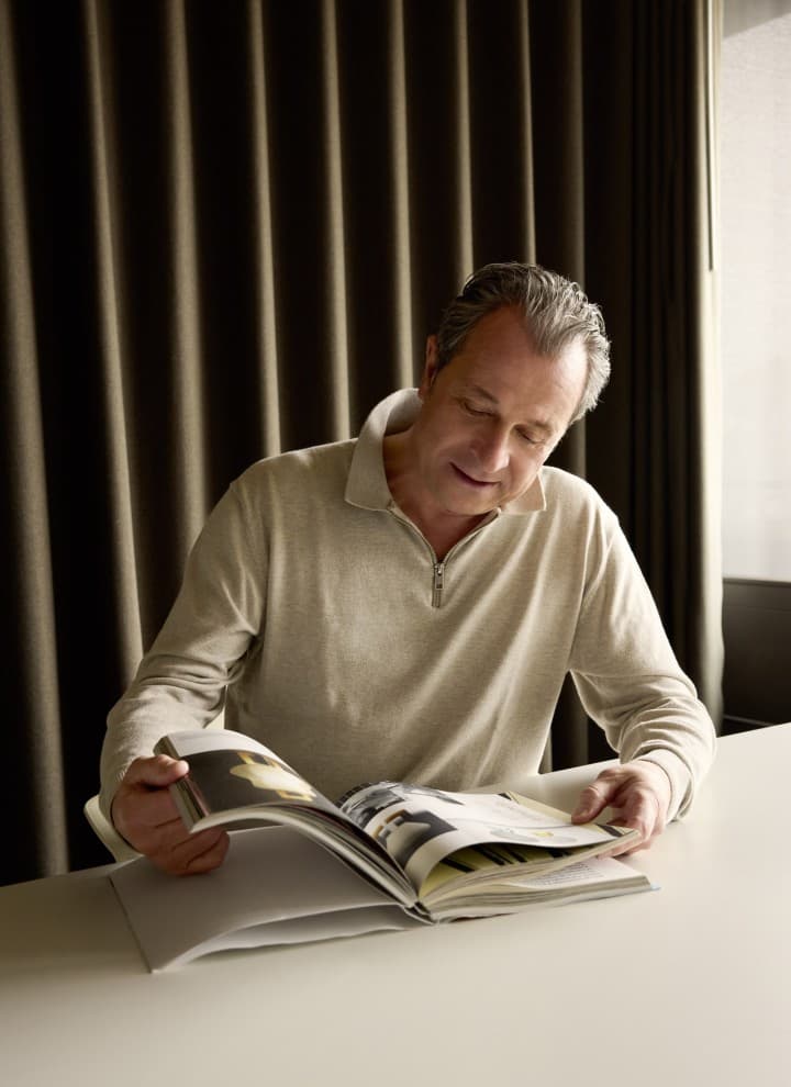 Aurel Aebi is a co-founder of the renowned Swiss design studio atelier oï (© Joan Minder)