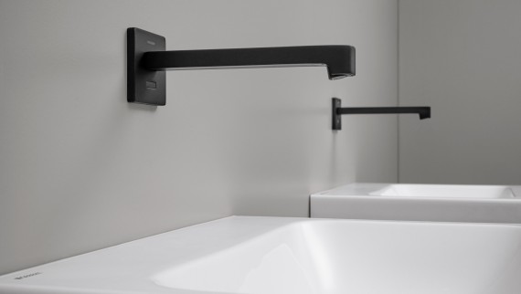 Brenta wall-mounted tap in black matt (© Geberit) Brenta wall-mounted tap in black matt (© Geberit)