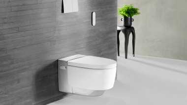 Geberit AquaClean Mera Comfort in chrome with Sigma